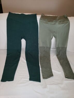 Victoria's Secret Olive and Dark Green Leggings Duo